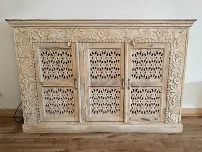 sideboard