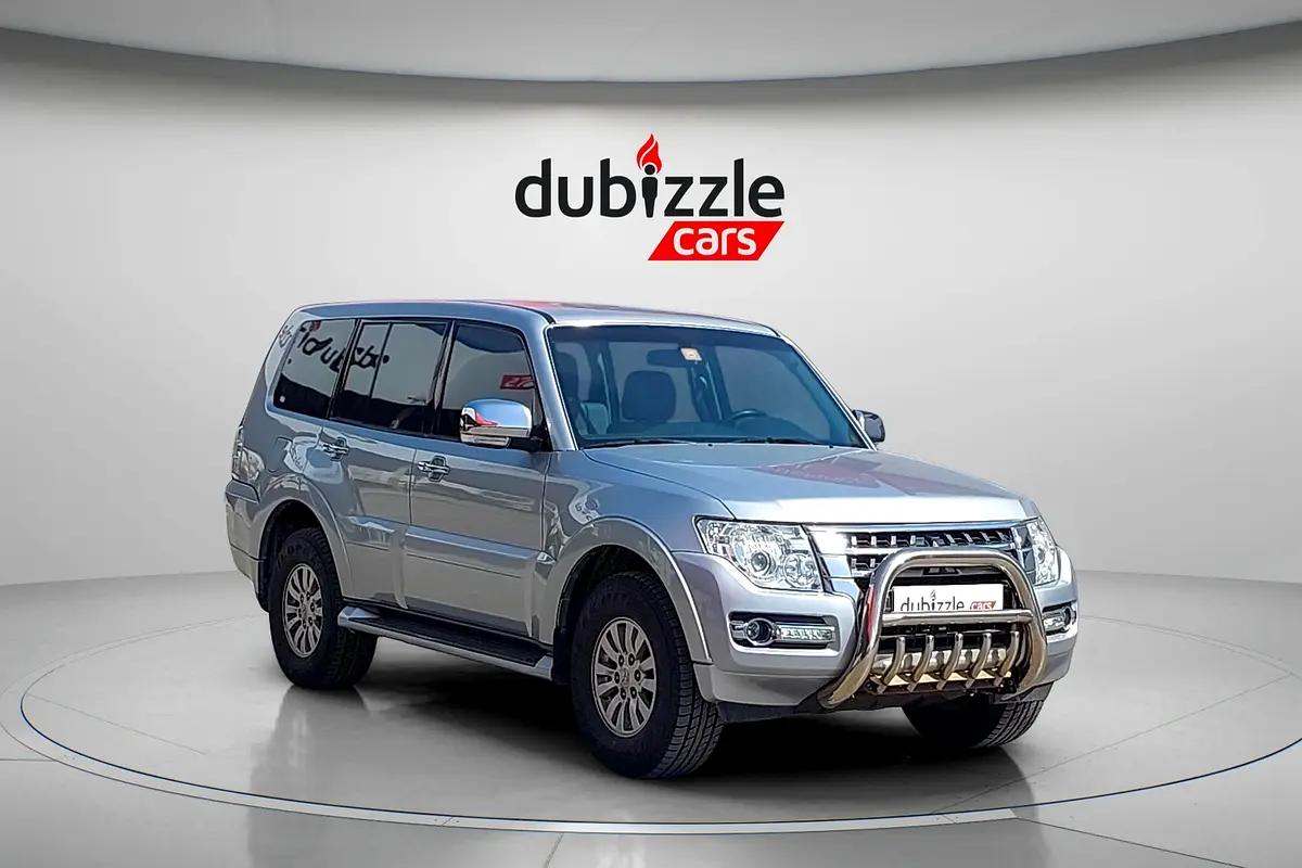 Mitsubishi Pajero 2015 — photo 1 of 12