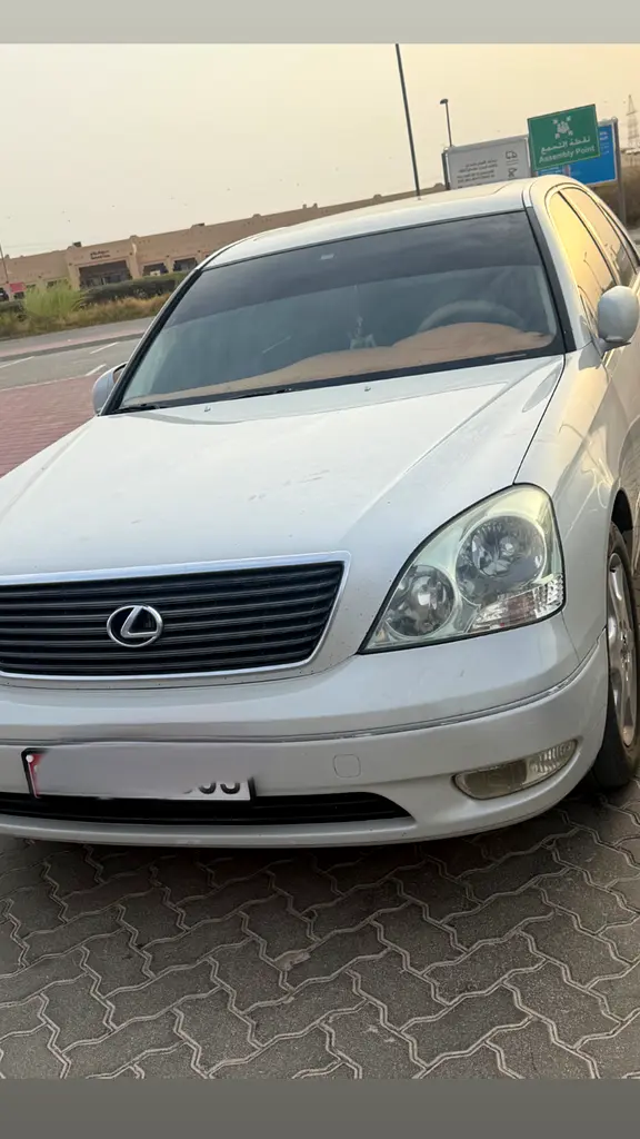Lexus LS-Series 2002 — photo 1 of 8