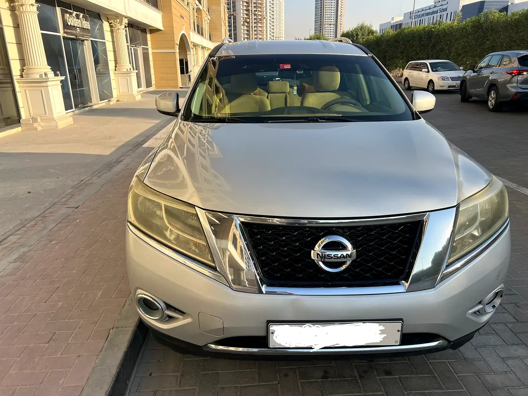 Nissan Pathfinder 2015 — photo 1 of 15