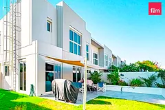 End Unit | Next To The Park | Huge Plot