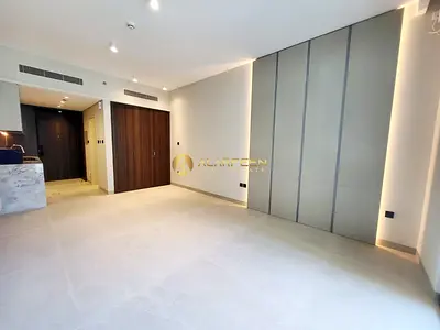استوديو حديث | ستونهنج ريزيدنسز 2 | الوصول إلى الشرفة والمسبح