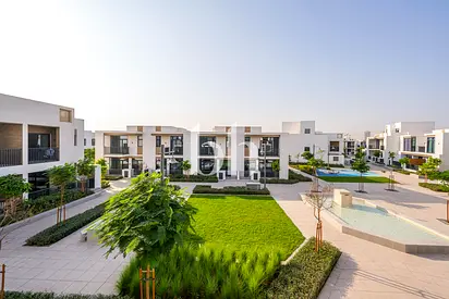 Corner Unit | Park Backing | Large Layout