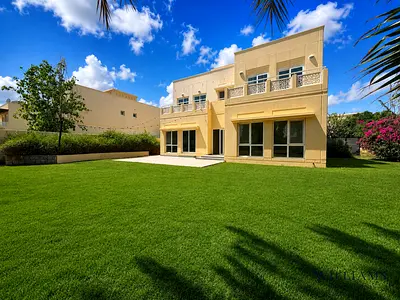 TYPE 7 | LARGE PLOT | CLOSE TO LAKE AND PARK
