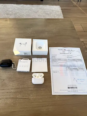 Apple AirPods Pro 1 noise cancellation with box and papers