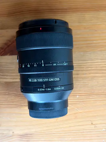 Sony FE 100mm f/2.8 STF GM OSS Portrait Lens (Good Condition)