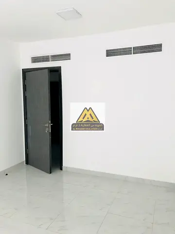 العنوان شقة غرفتين وصالة فاخرة بنظام خزائن الملابس للإيجار السنوي في الحليو 2 عجمان