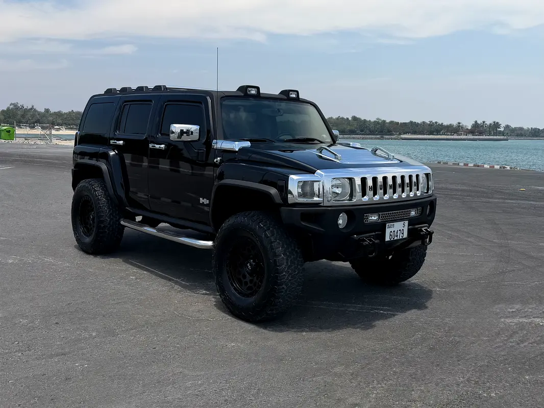 Hummer H3 2008 — photo 1 of 17