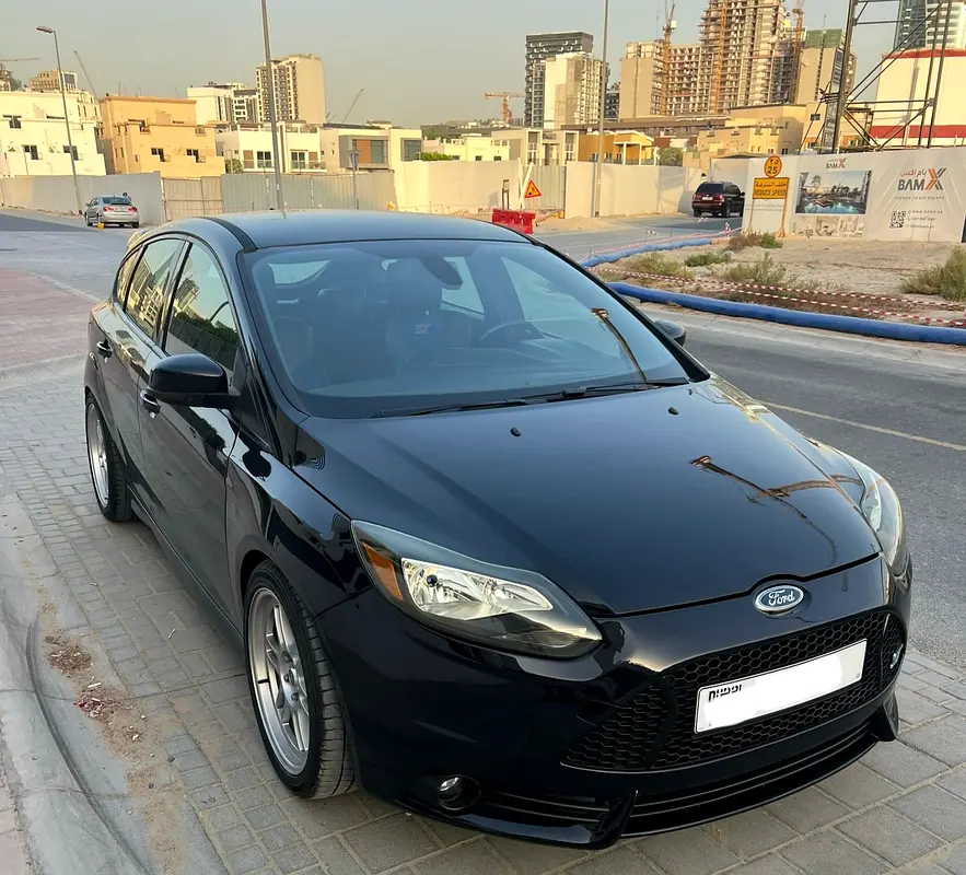 Ford Focus 2013 — photo 1 of 7