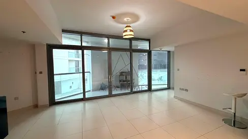 Well maintained 2 BHK in Meera Shams