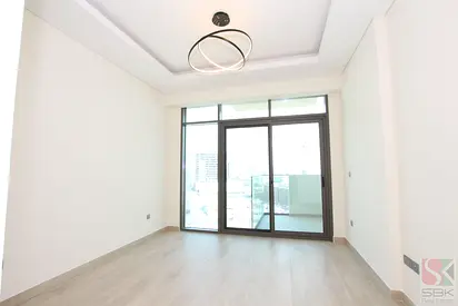 Spacious studio available for Rent