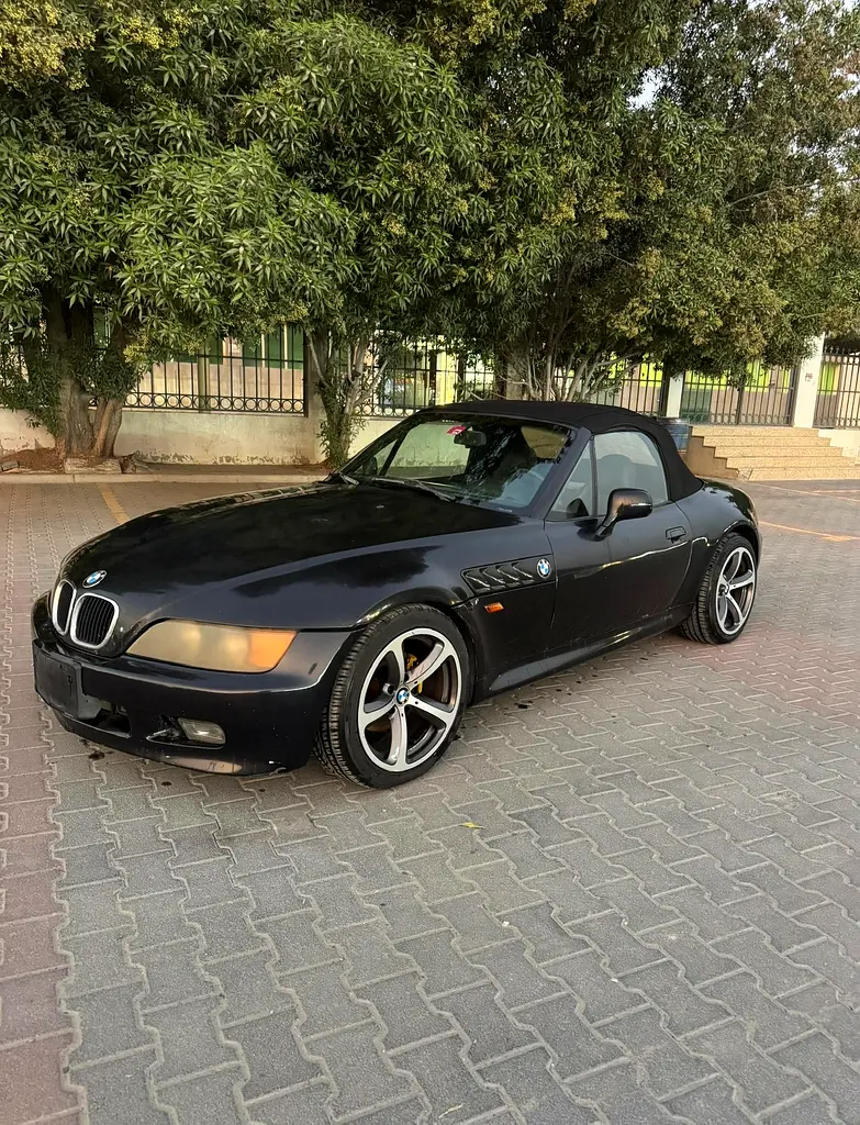 BMW Z3 1998 — photo 1 of 4