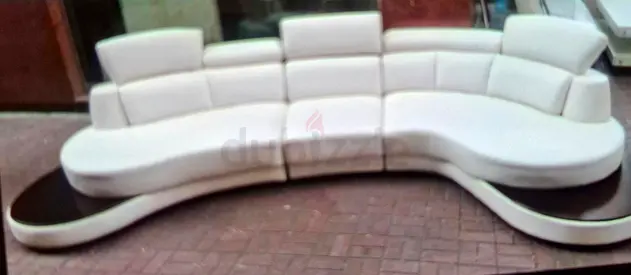 I want to sell this sofa all very nice good condition original laser white colour for
