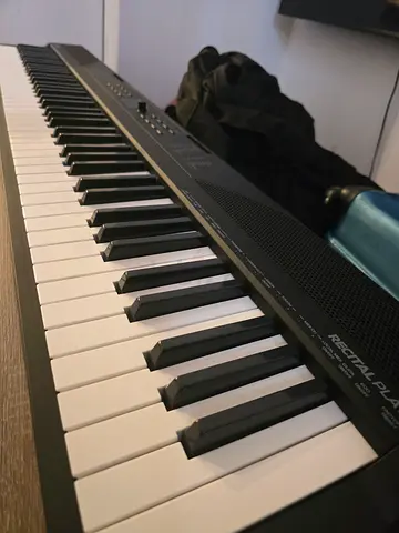 Yamaha Portable Digital Keyboard - 88 Keys, Good Working Condition with bag and sustain pedal