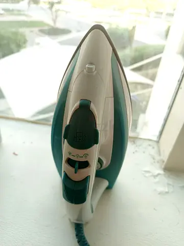 Lightly used steam iron - good working condition, Black  Decker Brand
