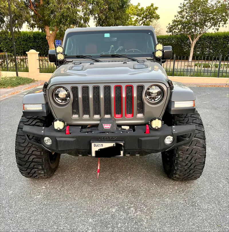 Jeep Wrangler 2021 — photo 1 of 14