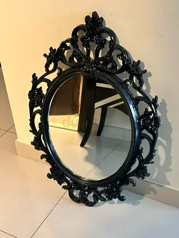 Decorative wall mirror