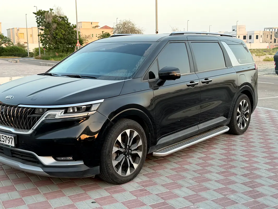 Kia Carnival 2021 — photo 1 of 9