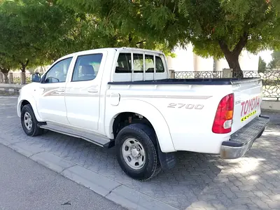 2011 Toyota HILUX — фото 2