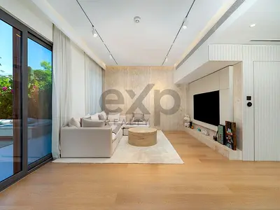 NEW | EXCLUSIVE | Fully Extended | Upgraded | Furnished