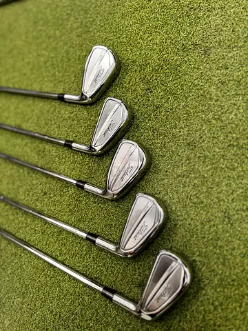Titleist Driver TS2R  Wood TS2R / T200 Irons Amt shaft