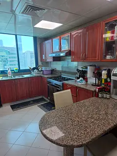 Spacious big room with built-in cabinets, fully furnished and ready to move in only 1 person