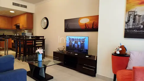 شقة مفروشة بغرفة نوم واحدة | إطلالة عالمية على البحيرة | مناظر أفق المدينة