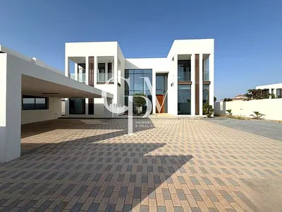 Luxury Corner Villa | Second Row from the Beach
