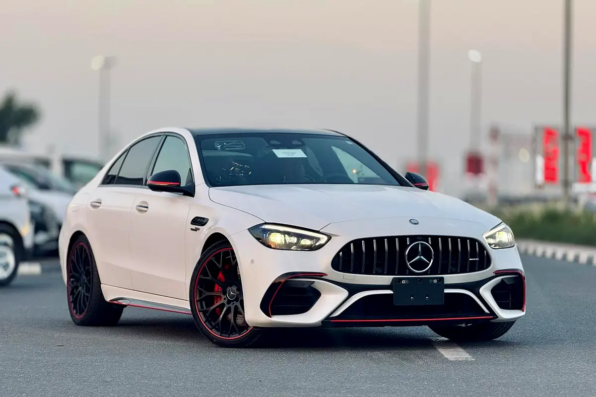 Mercedes-Benz C-Class 2024 — photo 1 of 20