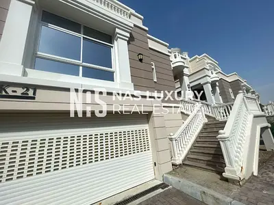 Corner 4 BR with Maid’s Room | Swimming Pool View | Cash Sale
