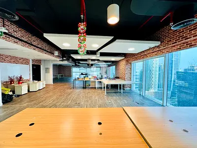 Fitted Full Floor| Prime Location I Near Metro