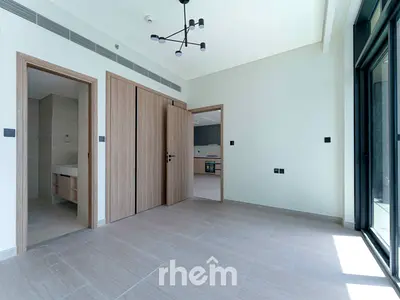 High Floor | Ready to Move-in | Prime Location