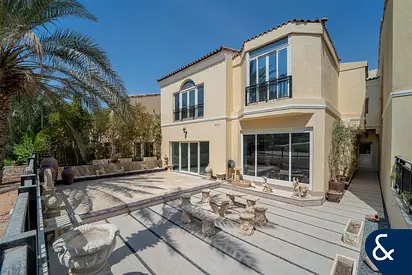 Vacant Townhouse | Amazing Location | GCMC