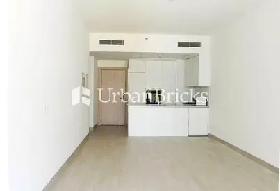 12 Cheques | Huge Layout | Fully Fitted Kitchen