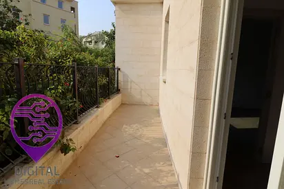 Beautiful-Ready to move-maintained