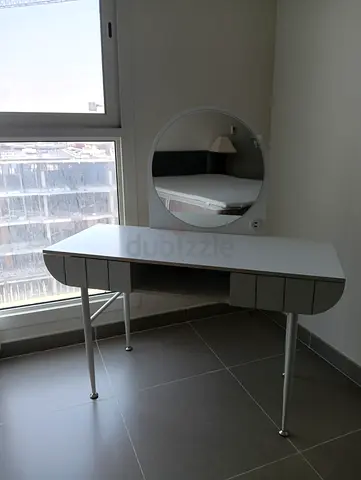 White Dressing table with mirror