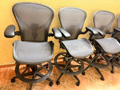 Newest Remastered Model Herman Miller Aeron Chair Full Option Graphite Size B with Aeron Stool