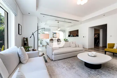 Prime Location | Corner | Walk to Metro