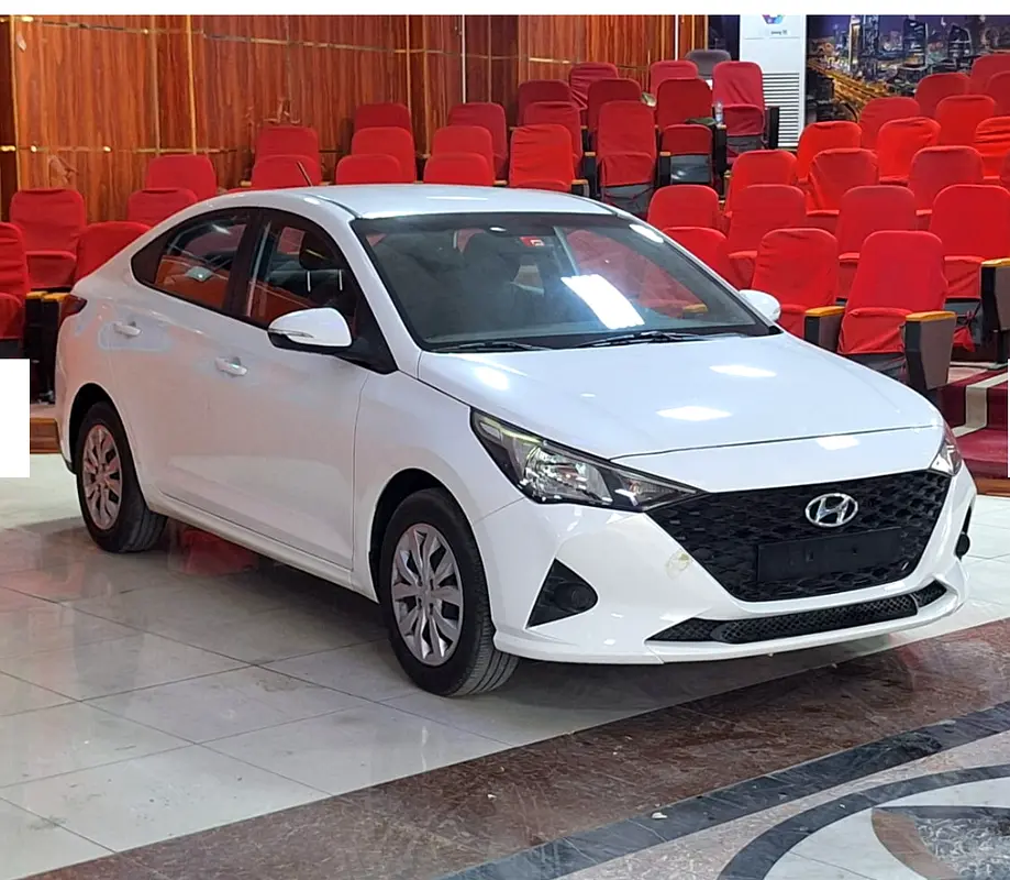 Hyundai Accent 2023 — photo 1 of 8