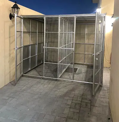 Galvanized heavy-duty dog cage