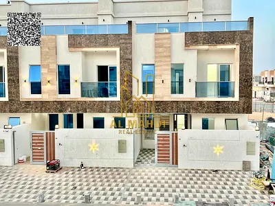 For sale, a townhouse with large internal division