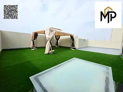 امتلك فيلا فاخرة ذات تصميم حديث مكونة من طابقين وتراس على السطح وحديقة، مباشرة في شارع عمار. السعر يشمل الكهرباء