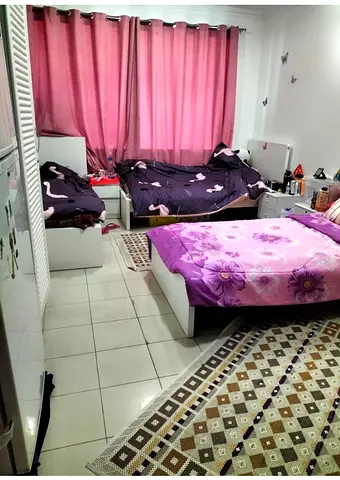 Bed space for ladies in shiekh zayed road