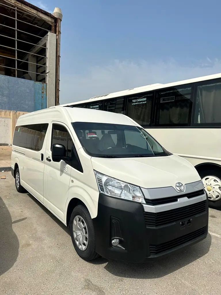 Toyota Hiace 2025 — photo 1 of 10