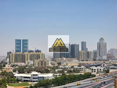 شقة بإطلالة مفتوحة وتشطيب ممتاز في موقع حيوي قريب من الخدمات وسكن عائلي مريح في أبراج سيتي تاور