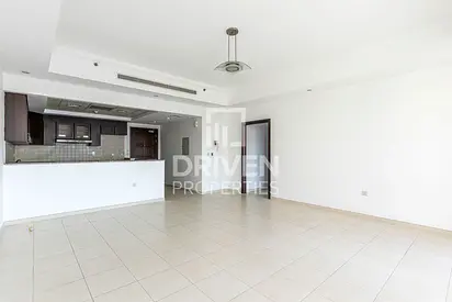 Vacant Apt | Partial Canal View | High Floor