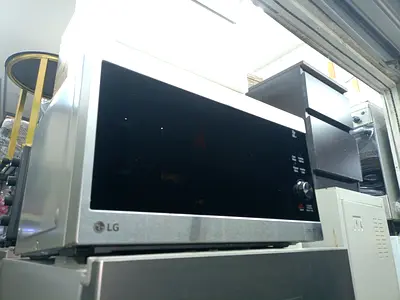 LG Countertop Microwave Oven - Good Working Condition