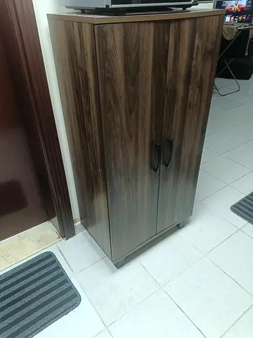 Compact wooden storage cabinet / cupboard - good condition
