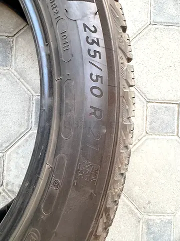 4 Used tires 235/50/21 Michelin X-ICE Snow