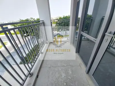 A distinctive apartment for sale in the vibrant Uptown area. Freehold, open to all nationalities. It consists of a bedroom, living room, bathroom, and